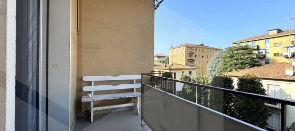 3 rooms Apartment in Casalecchio di Reno, Italy No. 20187 4