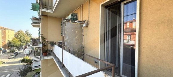 3 rooms Apartment in Casalecchio di Reno, Italy No. 20187 20