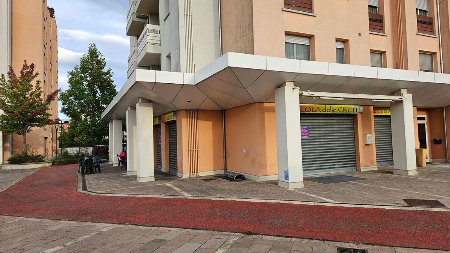 Gewerbliche Immobilie in Budrio, Italy 120m², Nr. 73857