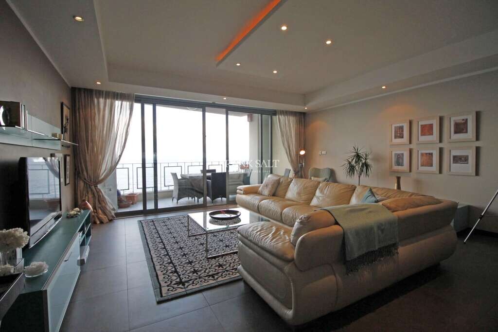 Apartamento de 3 dormitorios en Sliema, Malta No. 8586