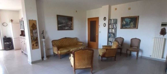 4-Zimmer Wohnung in San Severo, Italy, Nr. 256882 2