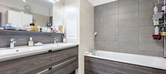 Apartamento de 3 dormitorios en Garches, France No. 178181 13