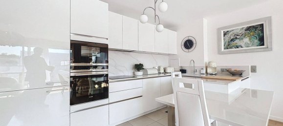 Apartamento de 3 dormitorios en Garches, France No. 178181 21