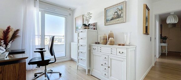 Apartamento de 3 dormitorios en Garches, France No. 178181 8