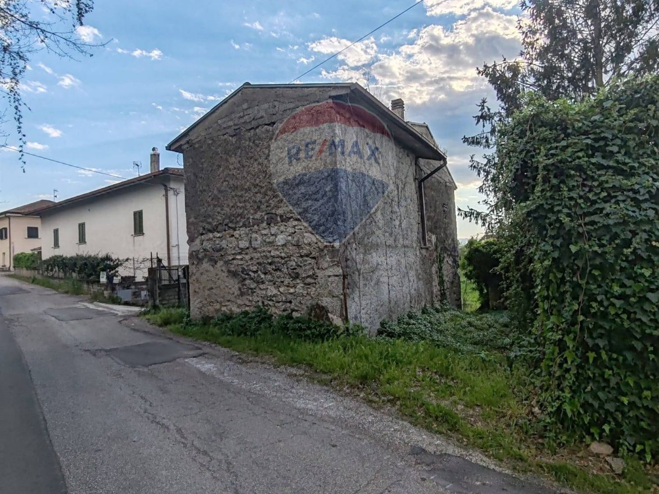 Casa de 4 habitaciónes en Cervaro, Italy No. 314875
