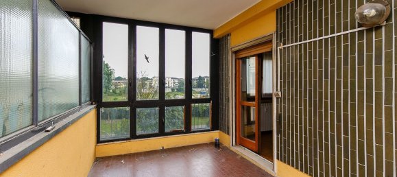 4 bedrooms Apartment in Saronno, Italy No. 329681 19