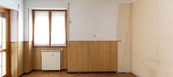 4 bedrooms Apartment in Saronno, Italy No. 329681 17