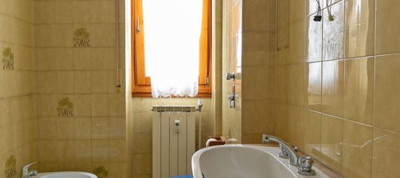 4 bedrooms Apartment in Saronno, Italy No. 329681 13