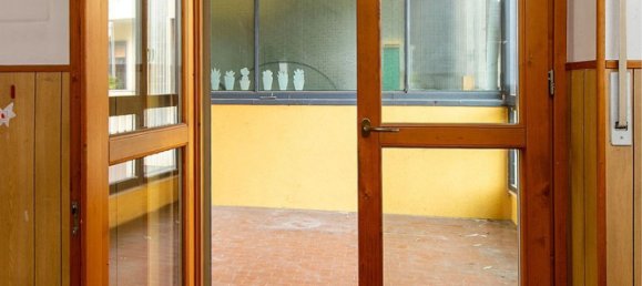 4 bedrooms Apartment in Saronno, Italy No. 329681 18