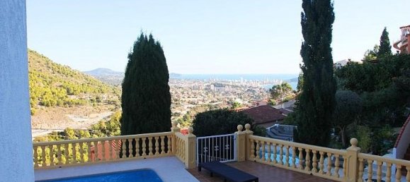4 bedrooms Villa in Calpe, Spain No. 4460 2