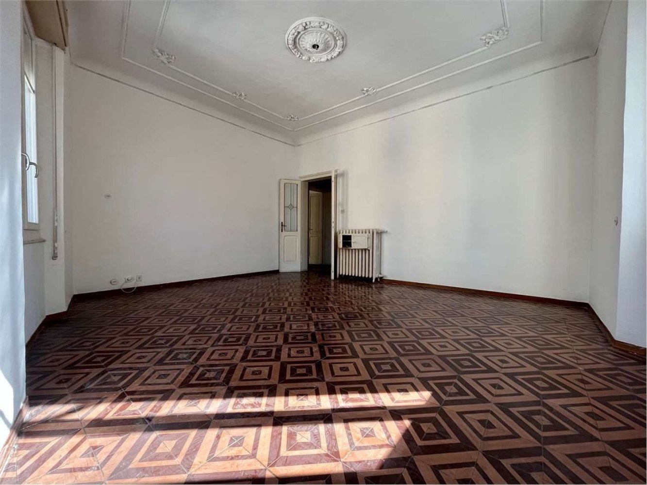 7 rooms Apartment in Ancona, Italy No. 199021