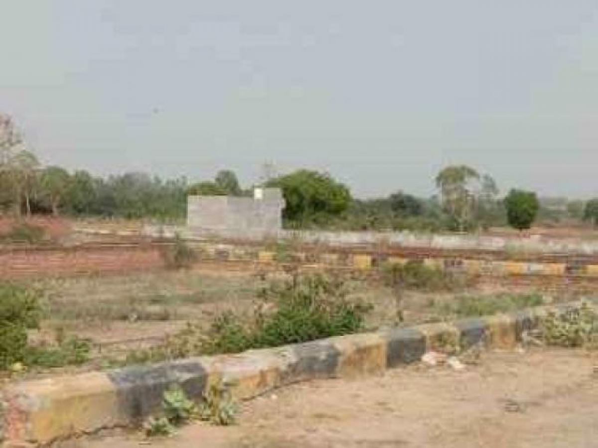  Land in Lucknow, India No. 33626