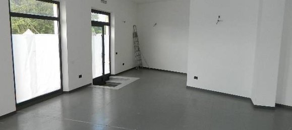 4 rooms Commercial property in Lucca, Italy No. 140255 10