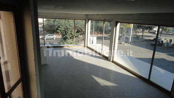 4 rooms Commercial property in Lucca, Italy No. 140255