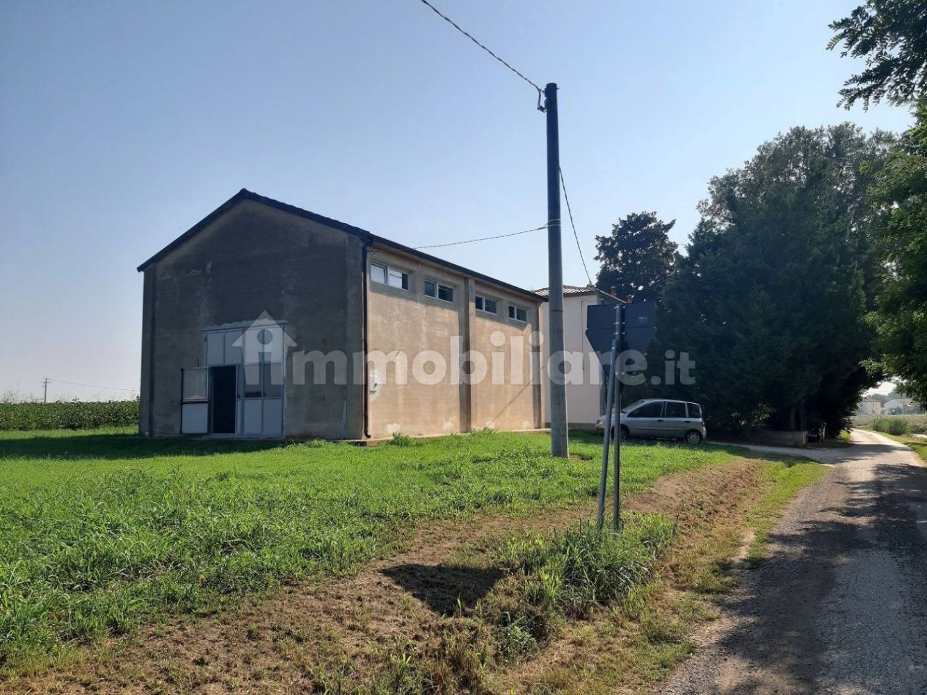 110m² Warehouse in Portomaggiore, Italy No. 78325