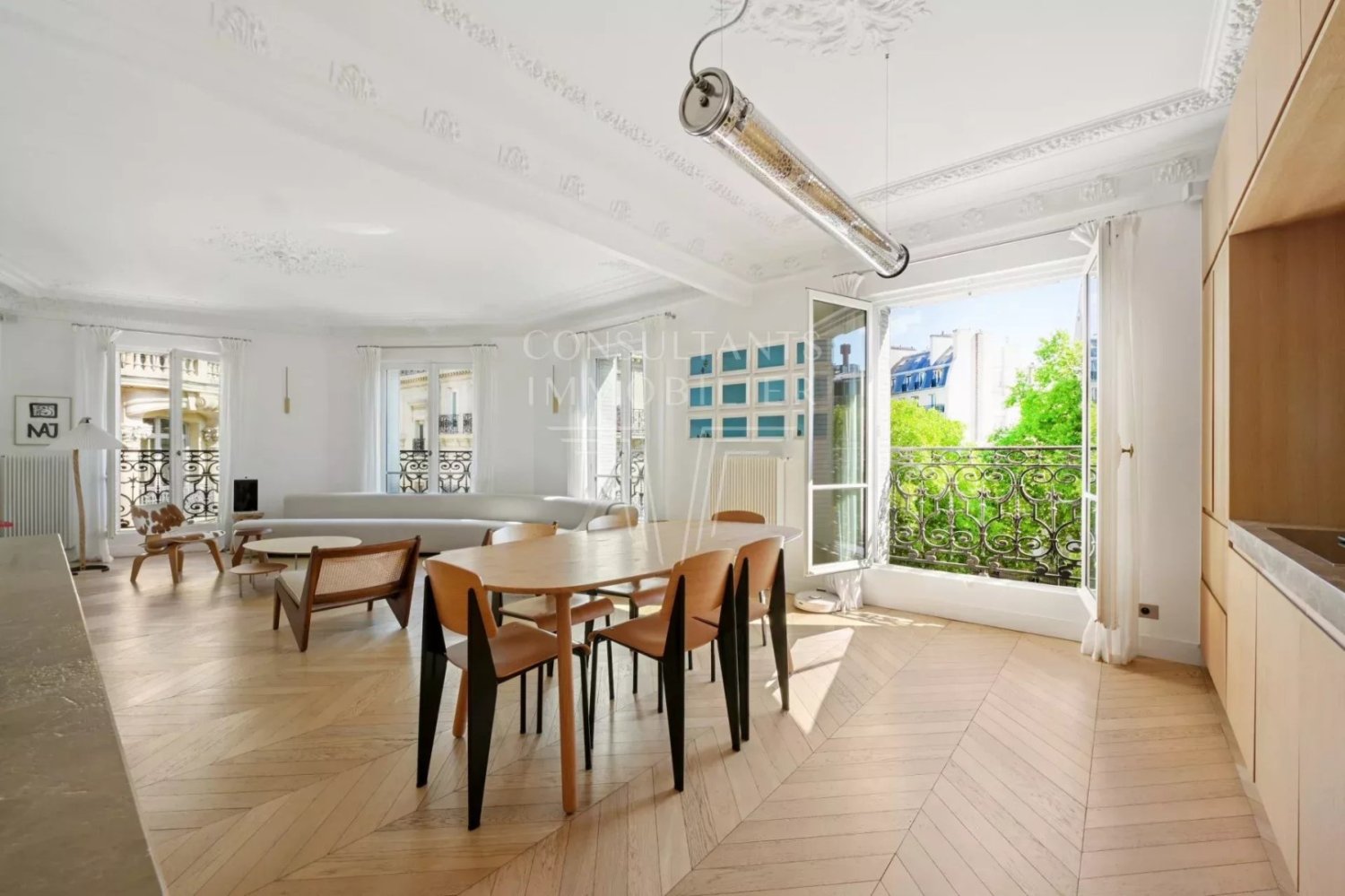 Квартира с 3 спальнями в Париж, Франция № 346338