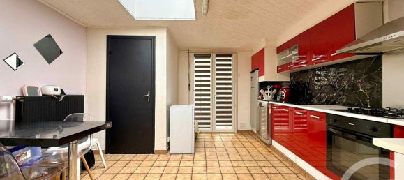 3 bedrooms House in Tourcoing, France No. 338823 3