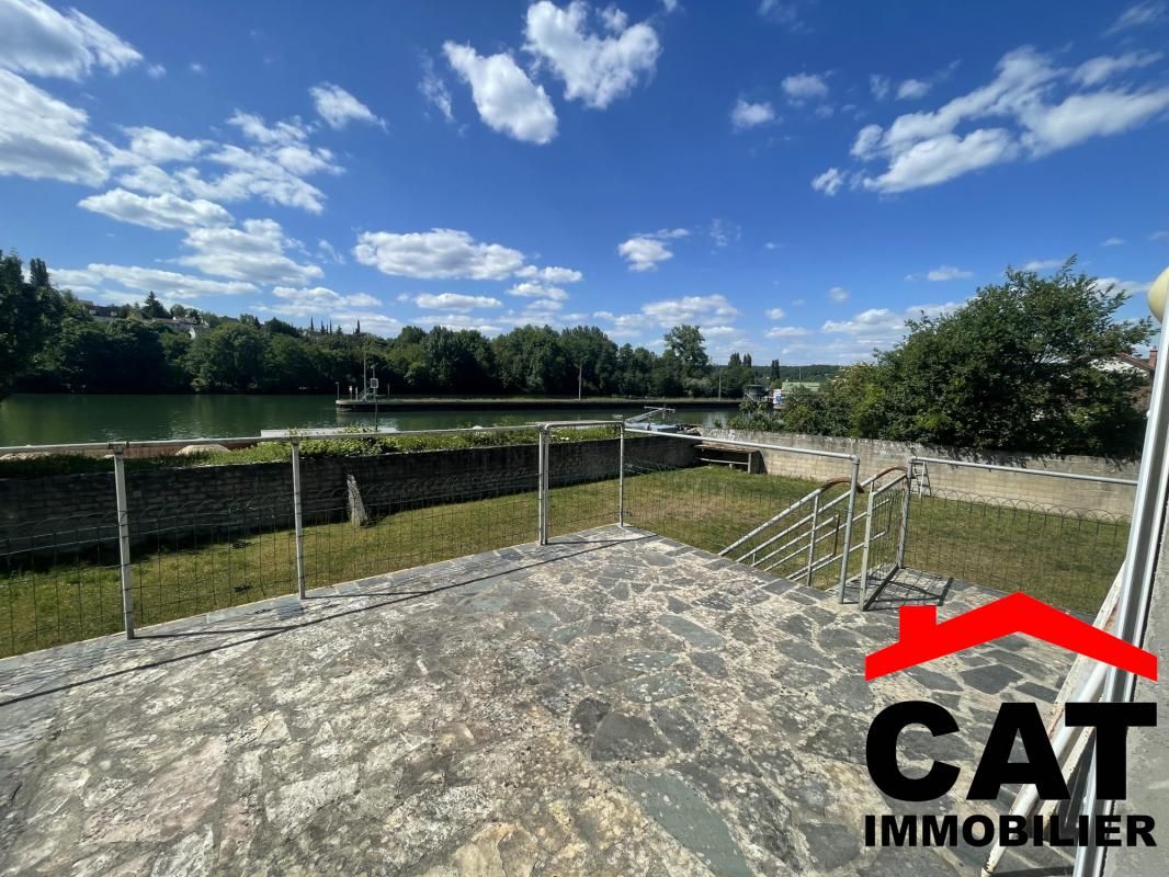 Casa de 2 dormitorios en Champagne-sur-Seine, France No. 140955