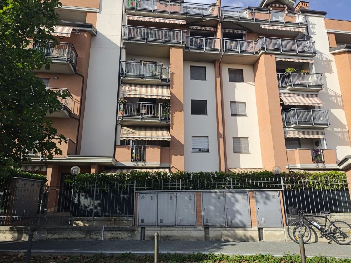 3 bedrooms Apartment in La Loggia, Italy No. 320473