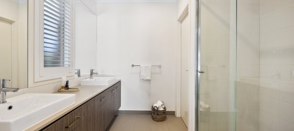 4 chambres Maison à Tarneit, Australia No. 331 16