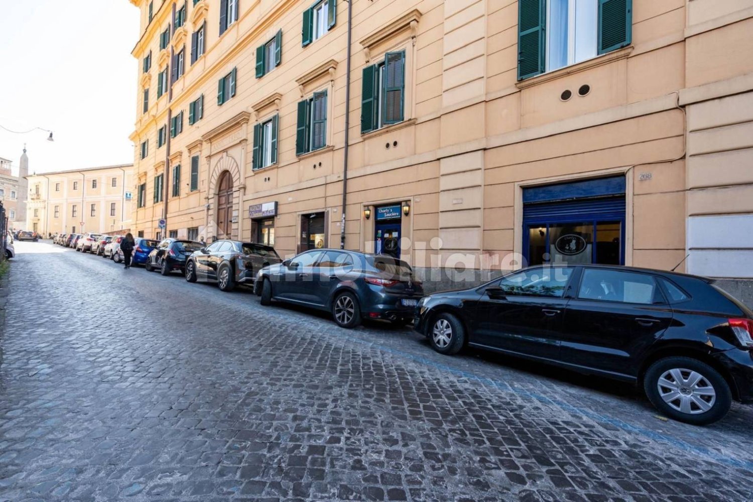 4 rooms Commercial property in Rome, Italy No. 333990