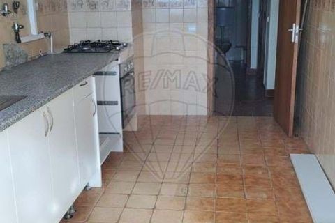 4 bedrooms Apartment in Setubal, Portugal No. 250539