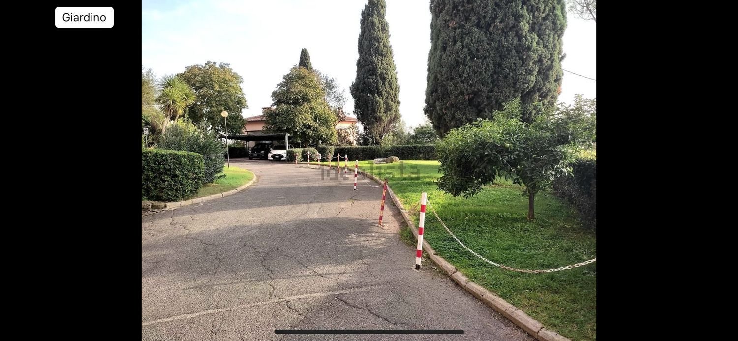 3 rooms Apartment in Rome, Italy No. 256943