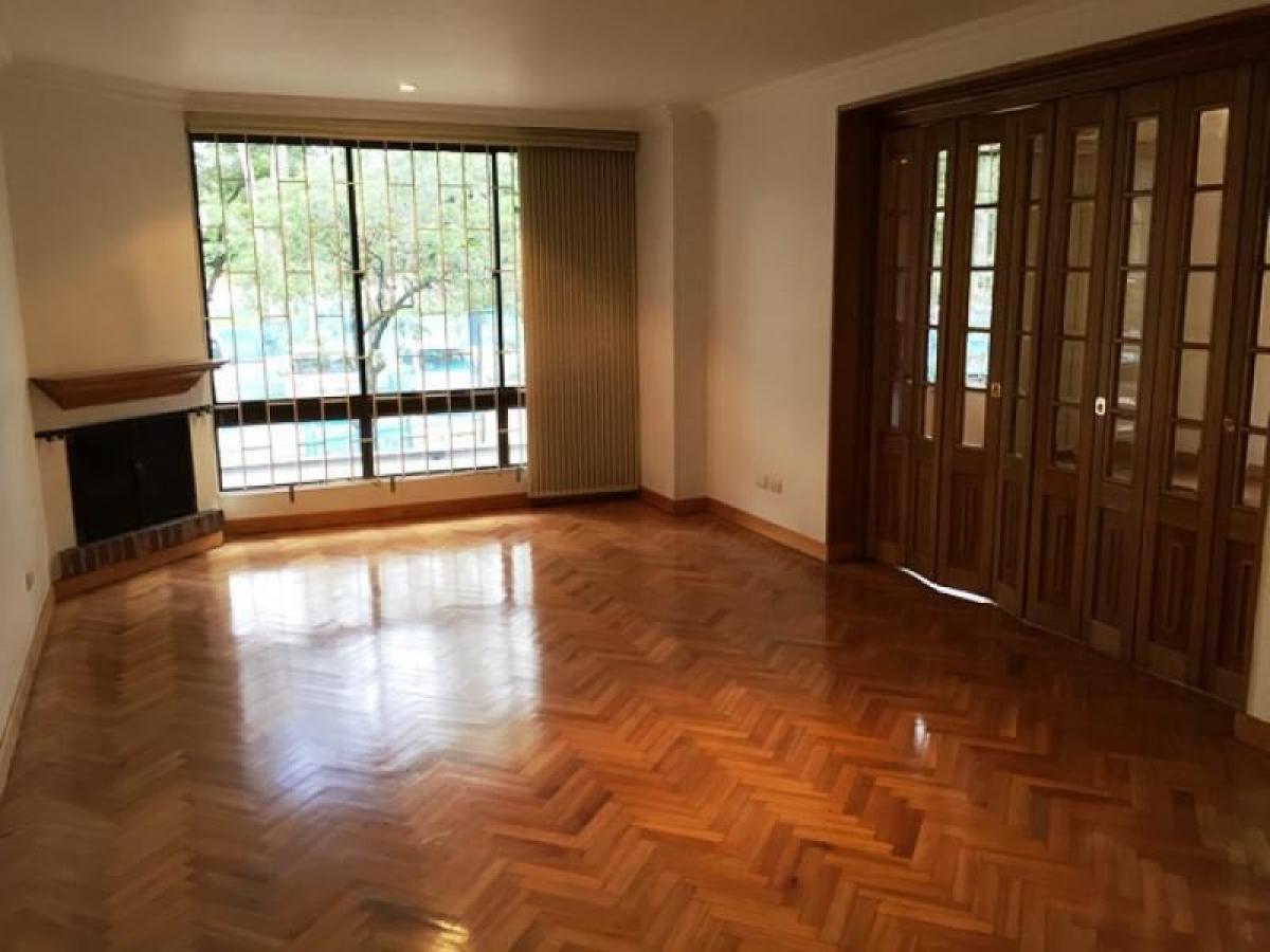 Дом с 3 спальнями в Богота, Колумбия № 11269