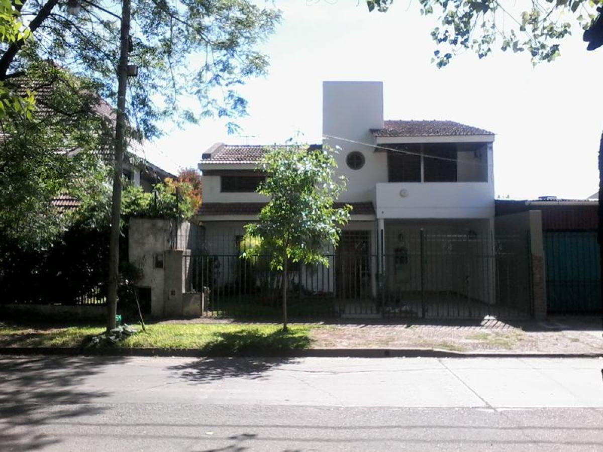 4 bedrooms House in Almirante Brown, Argentina No. 80796