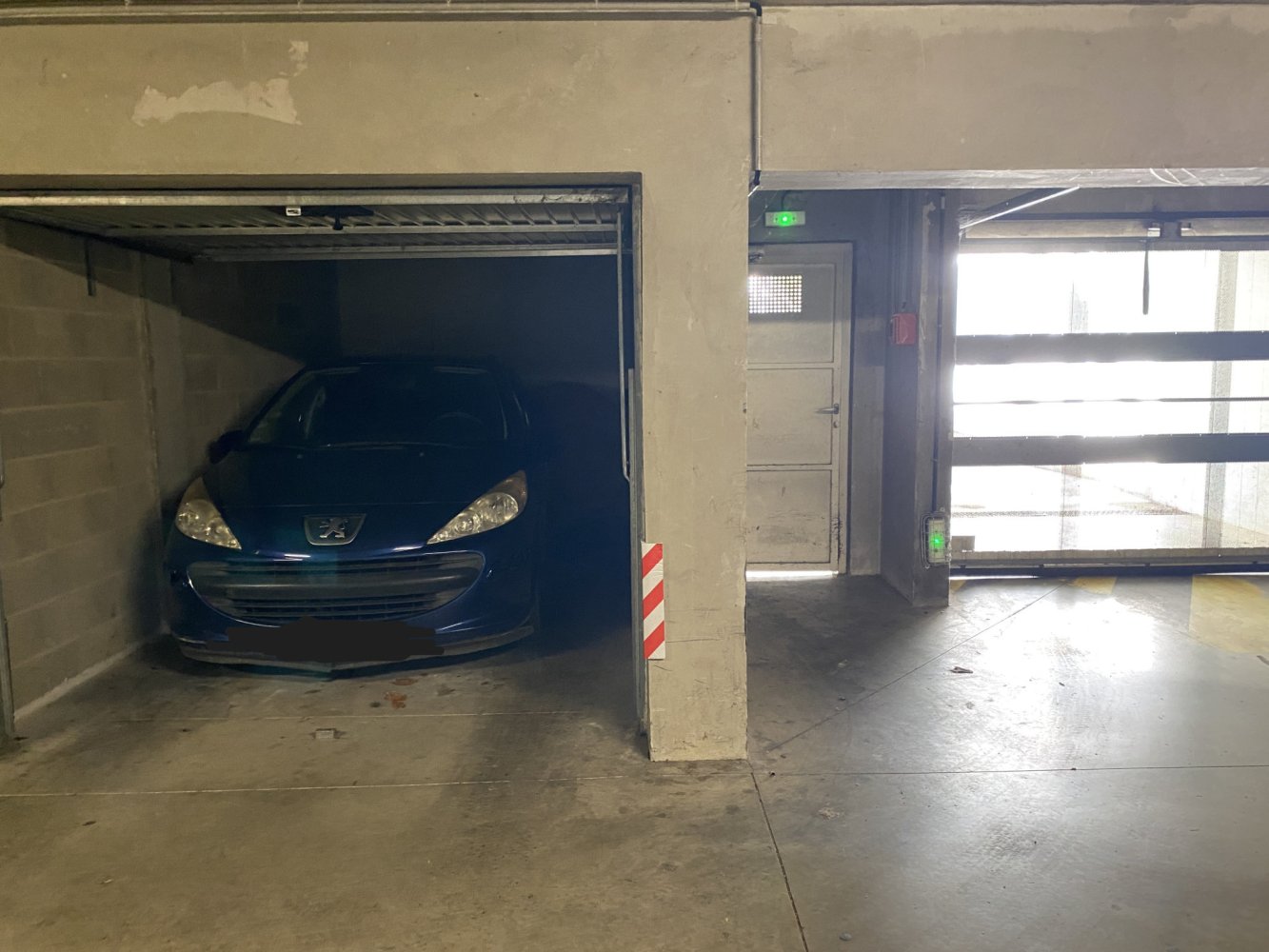 Garage in Strasbourg, France, Nr. 230751