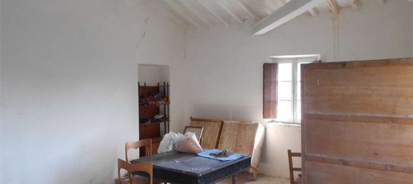 6 rooms Apartment in Chiusi, Italy No. 200003 5