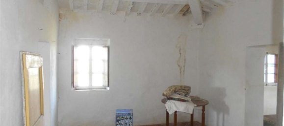 6 rooms Apartment in Chiusi, Italy No. 200003 9