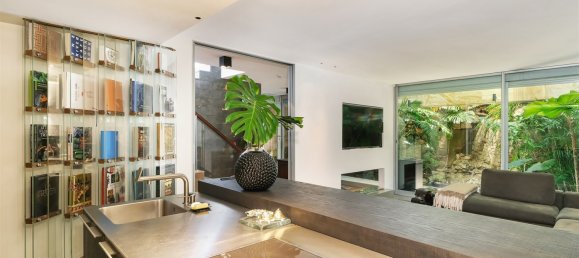 3 bedrooms Villa in Cascais, Portugal No. 213514 2