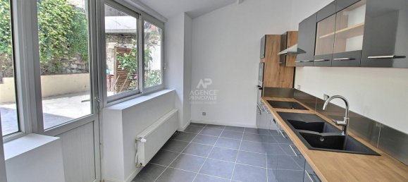 6 bedrooms House in Vaux-sur-Seine, France No. 183386 3