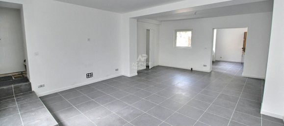 6 bedrooms House in Vaux-sur-Seine, France No. 183386 2