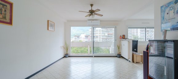 Apartamento de 2 dormitorios en Grenoble, France No. 198311 3