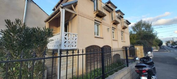 3 bedrooms House in Chelles, France No. 176713 4