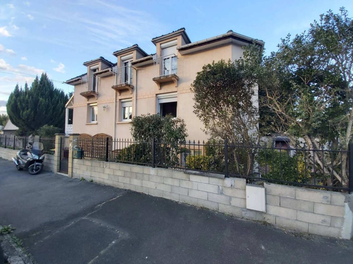 3 bedrooms House in Chelles, France No. 176713