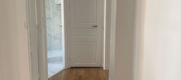 2 bedrooms Apartment in Courbevoie, France No. 176603 11