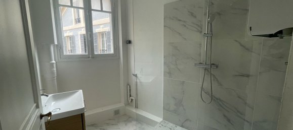 2 bedrooms Apartment in Courbevoie, France No. 176603 13