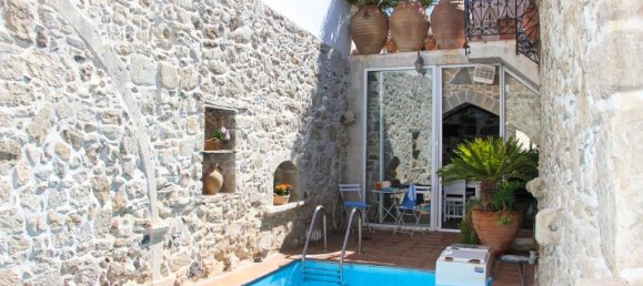 2 bedrooms Commercial property in Heraklion, Greece No. 8876 3