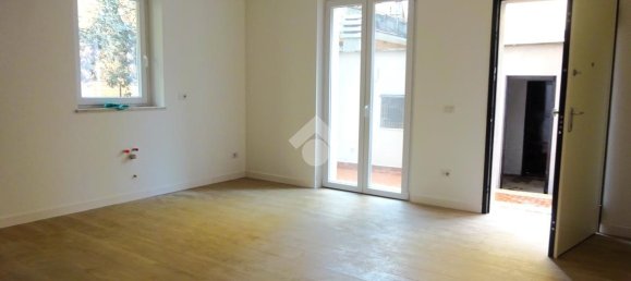 3 rooms Apartment in Rome, Italy No. 128087 19