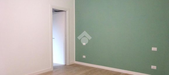 3 rooms Apartment in Rome, Italy No. 128087 7