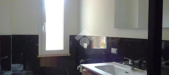 3 rooms Apartment in Rome, Italy No. 128087 3