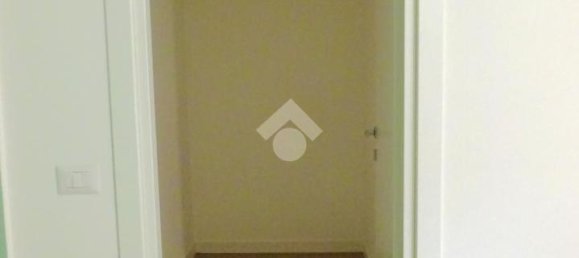 3 rooms Apartment in Rome, Italy No. 128087 9