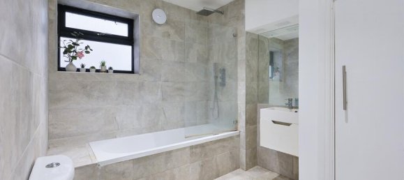 1 bedroom Apartment in Epsom, United Kingdom No. 9767 8