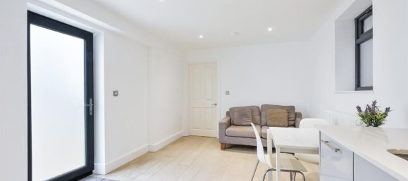 1 bedroom Apartment in Epsom, United Kingdom No. 9767 5