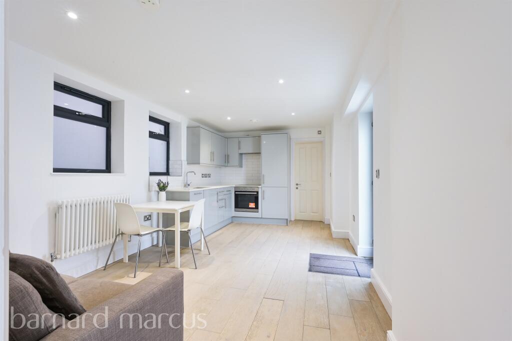 1 bedroom Apartment in Epsom, United Kingdom No. 9767