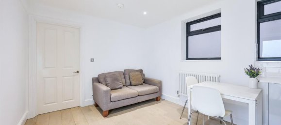 1 bedroom Apartment in Epsom, United Kingdom No. 9767 4
