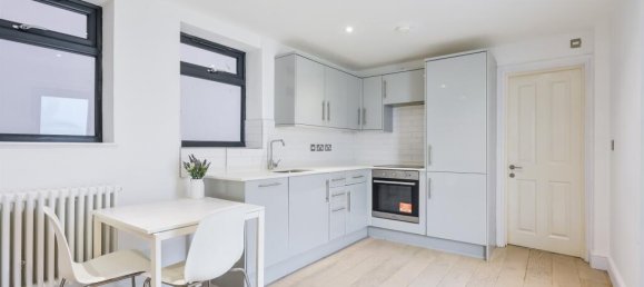 1 bedroom Apartment in Epsom, United Kingdom No. 9767 3